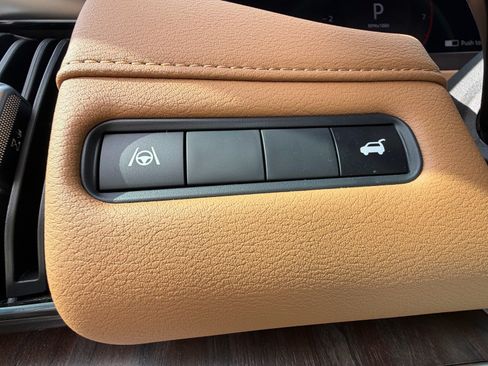 Certified 2025 Nissan Armada SL w/ Captain's Chari Seat Package RWD image 23