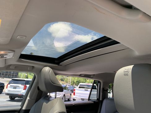 Used 2023 Toyota Highlander Limited FWD image 26