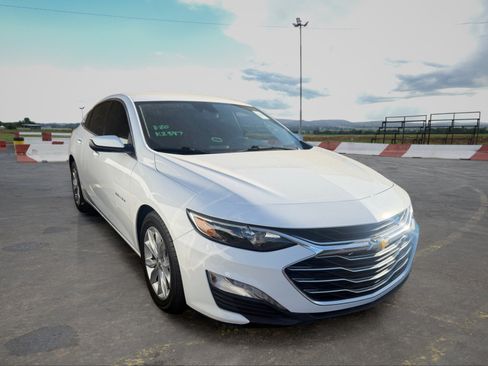 Used 2023 Chevrolet Malibu LT FWD image 2