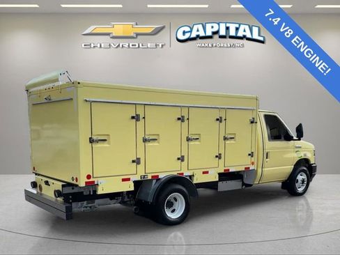 Used 2022 Ford E-450 and Econoline 450 Super Duty RWD image 7