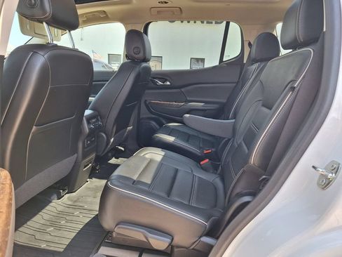 Used 2023 GMC Acadia Denali w/ Denali Ultimate Package FWD image 13