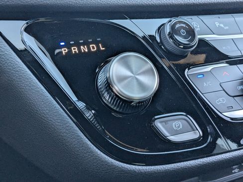 New 2026 Chrysler Pacifica Select image 20