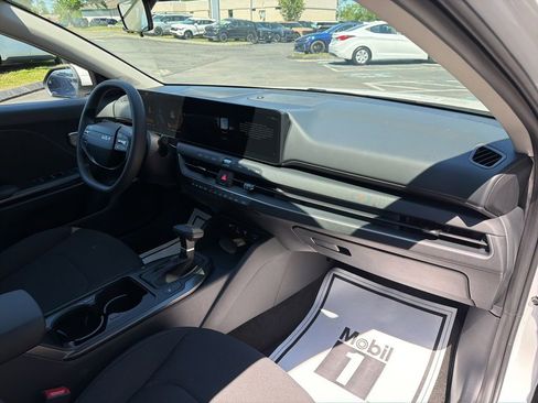 New 2026 Kia K4 FWD image 12