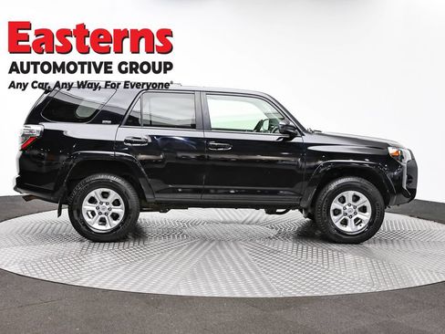 Used 2015 Toyota 4Runner SR5 AWD/4WD image 4