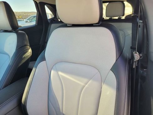 New 2025 Ford Escape SE w/ PHEV Premium Package FWD image 13
