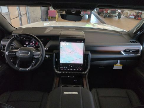 New 2026 GMC Yukon Denali w/ Denali Reserve Package AWD/4WD image 9