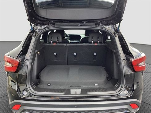 Used 2025 Chevrolet Trax RS w/ Driver Confidence Package image 20