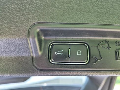 Used 2021 Ford Explorer 4WD image 31