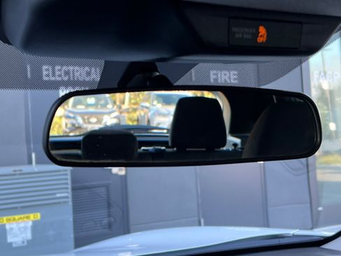 Certified 2025 Nissan Kicks S image 26