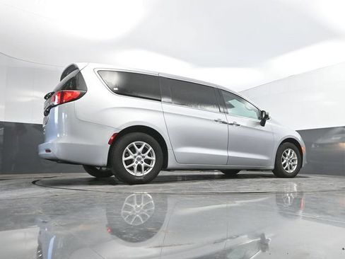 Used 2023 Chrysler Voyager LX FWD image 43