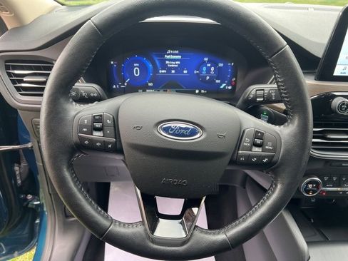 Used 2020 Ford Escape Titanium image 12