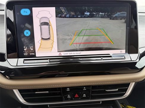 Certified 2025 Volkswagen Atlas Cross Sport SE image 17