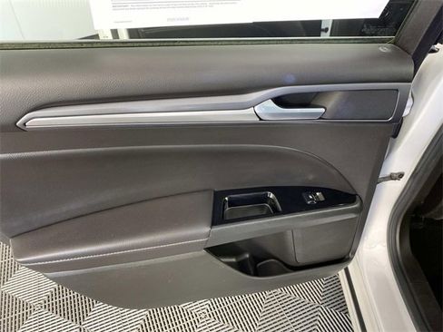 Used 2014 Ford Fusion Titanium image 26