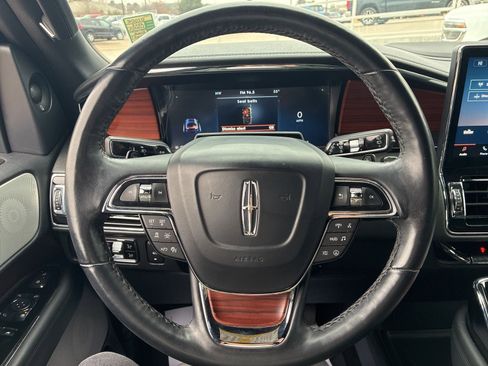 Used 2023 Lincoln Navigator Reserve image 24