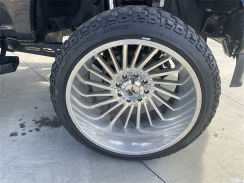 Used 2024 Ford F250 XLT w/ Black Appearance Package image 34