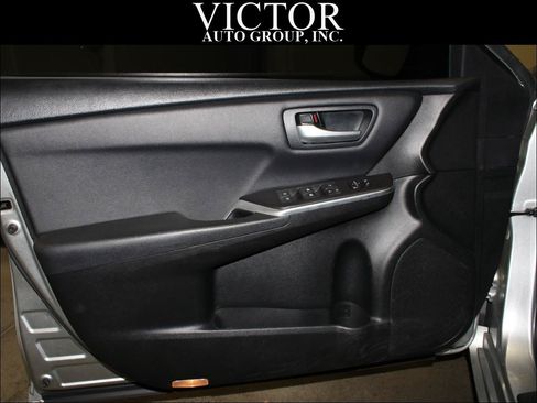Used 2017 Toyota Camry SE FWD image 15