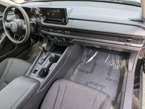 Used 2025 Honda Accord LX image 31