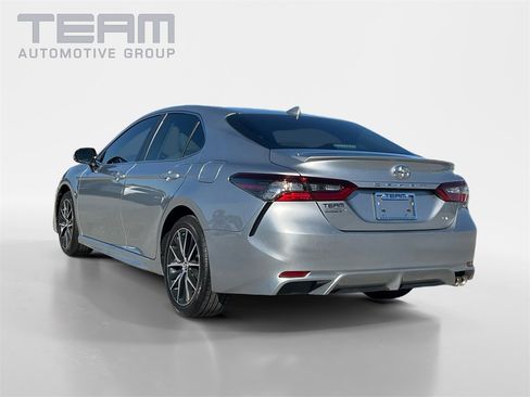 Used 2024 Toyota Camry SE image 5