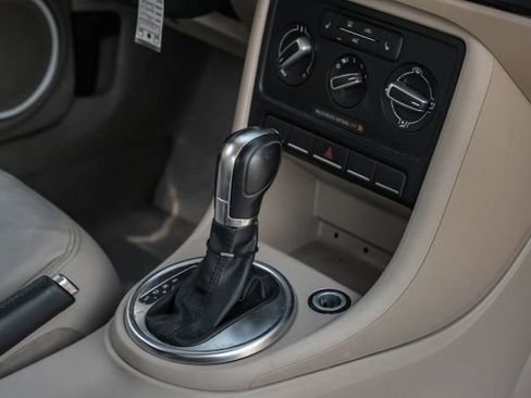 Used 2014 Volkswagen Beetle 1.8T image 21