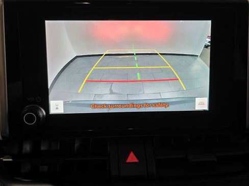 Used 2025 Toyota RAV4 XLE AWD/4WD image 19