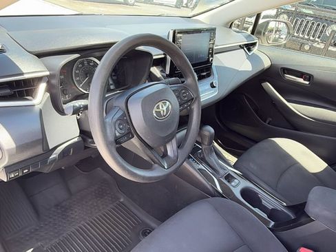 Used 2020 Toyota Corolla LE FWD image 24