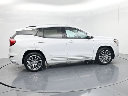 Used 2023 GMC Terrain Denali w/ Denali Premium Package AWD/4WD image 8