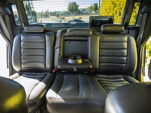 Used 2005 HUMMER H2 SUT w/ Preferred Equipment Group image 14