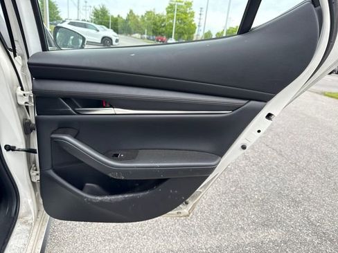 Used 2022 MAZDA MAZDA3 s FWD image 13
