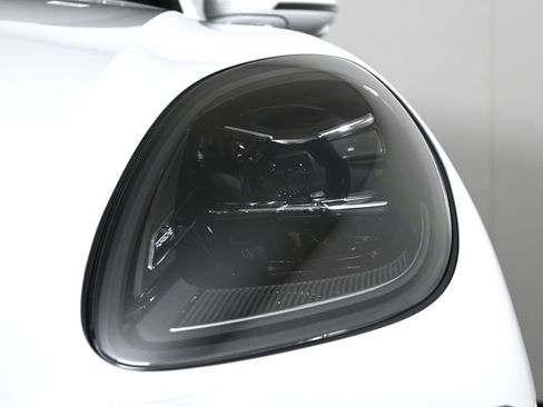 Used 2026 Porsche Macan S AWD/4WD image 11