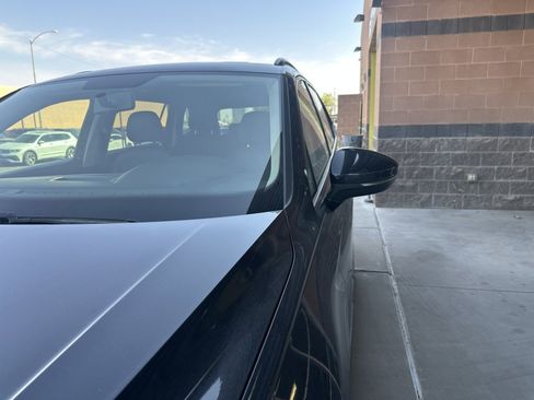 Used 2020 Volkswagen Tiguan S image 11