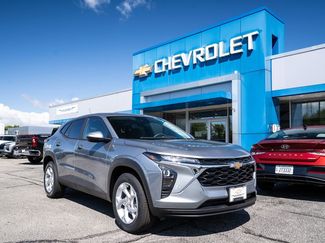 New 2025 Chevrolet Trax LS w/ LS Convenience Package image 1
