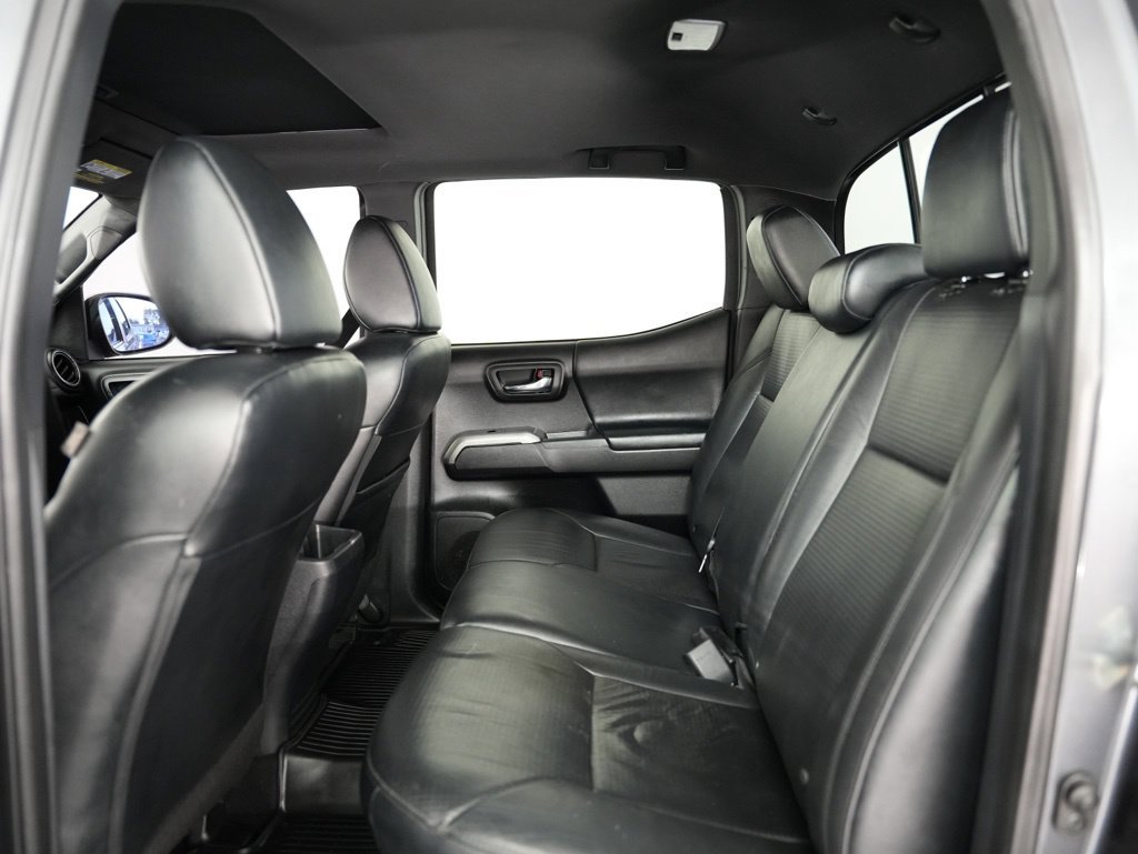 Used 2020 Toyota Tacoma Limited AWD/4WD image 38