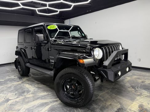 Used 2018 Jeep Wrangler Unlimited Sahara w/ Uconnect 4C Nav & Sound Group AWD/4WD image 5