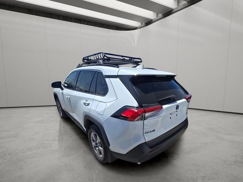 Used 2024 Toyota RAV4 XLE w/ Convenience Package image 5