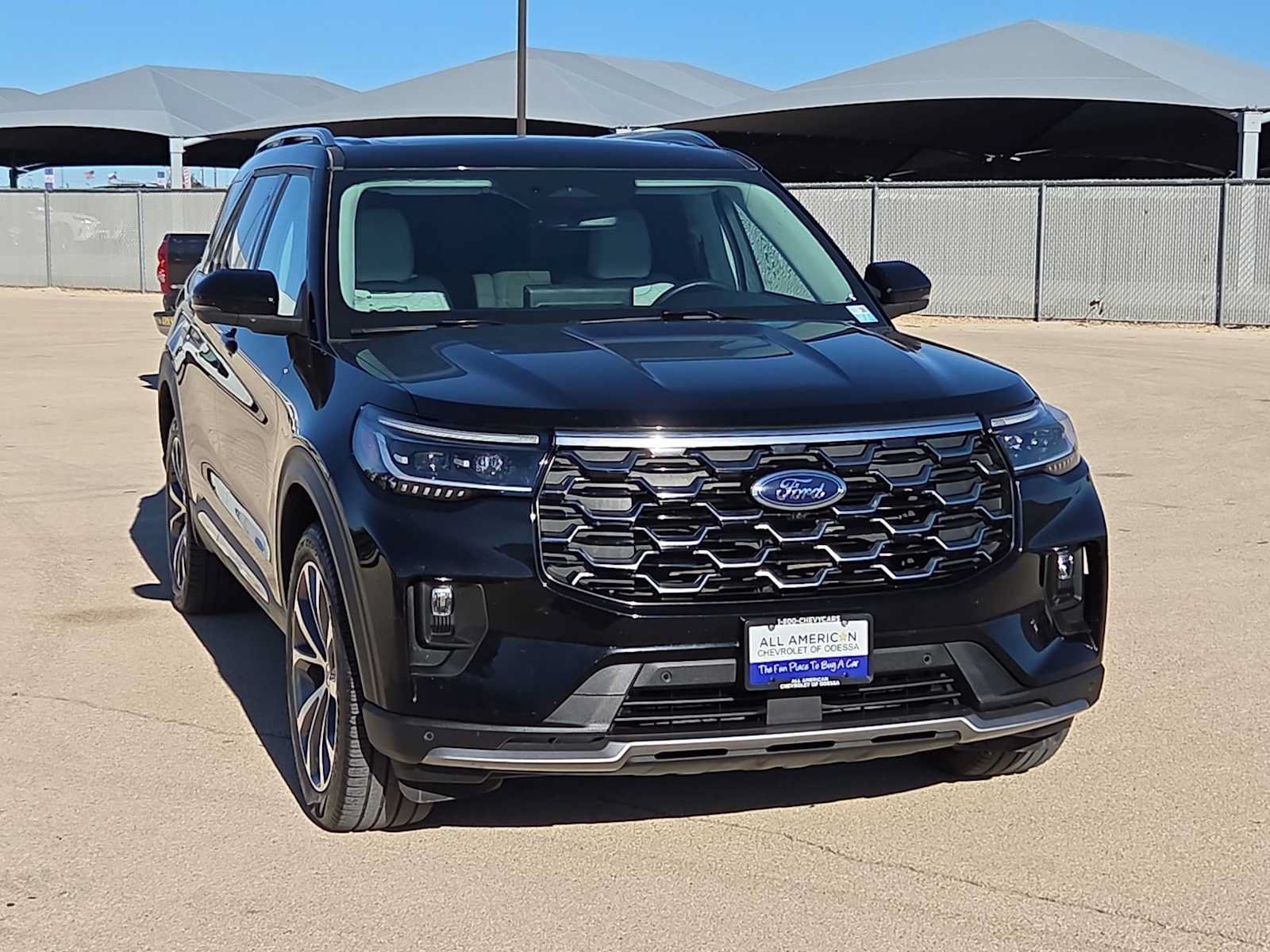 Used 2025 Ford Explorer Platinum w/ Ultimate Package AWD/4WD image 3