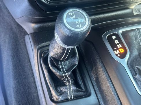 Used 2018 Jeep Wrangler Unlimited Sahara AWD/4WD image 44