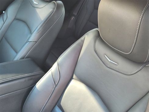 Used 2025 Cadillac XT4 Premium Luxury image 16