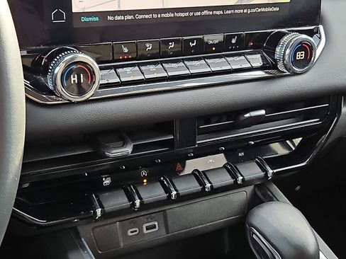 Certified 2023 GMC Canyon Elevation w/ Convenience Package image 15