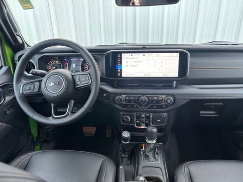 Used 2025 Jeep Gladiator Sport image 22