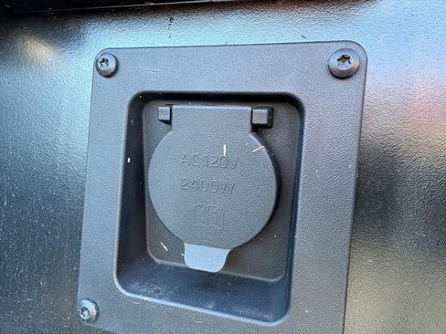 Used 2025 Toyota Tacoma 4x4 Double Cab Hybrid image 29