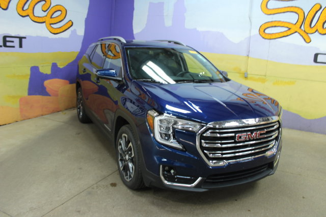 Used 2023 GMC Terrain SLT w/ Tech Package AWD/4WD image 3