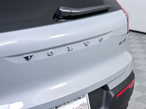 Certified 2026 Volvo XC40 B5 Plus AWD/4WD image 38