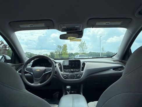 Used 2023 Chevrolet Malibu LT FWD image 17