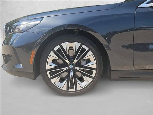 Used 2026 BMW i5 eDrive40 w/ Premium Package AWD/4WD image 17