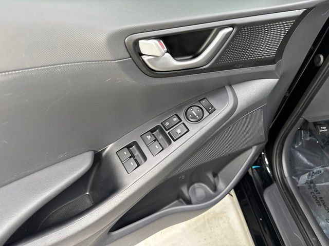 Used 2018 Hyundai Ioniq Blue FWD image 8