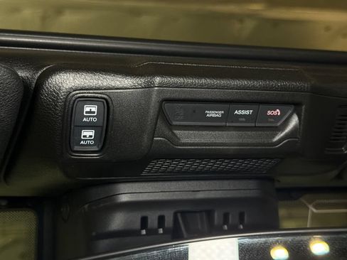 Used 2024 Jeep Wrangler Unlimited Sahara AWD/4WD image 29
