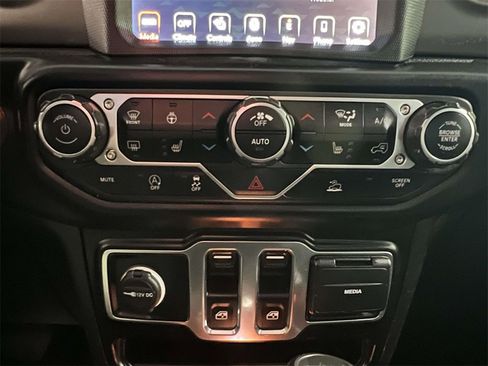 Used 2022 Jeep Wrangler Sport S image 27