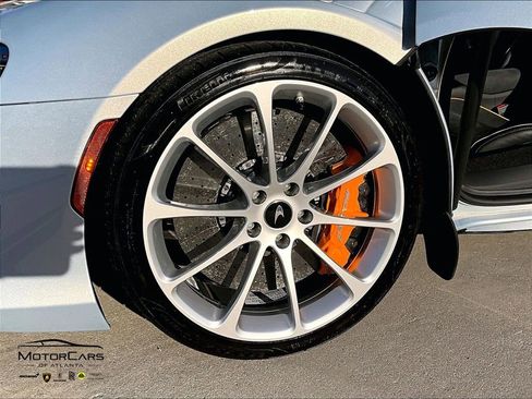 New 2025 McLaren Artura image 10