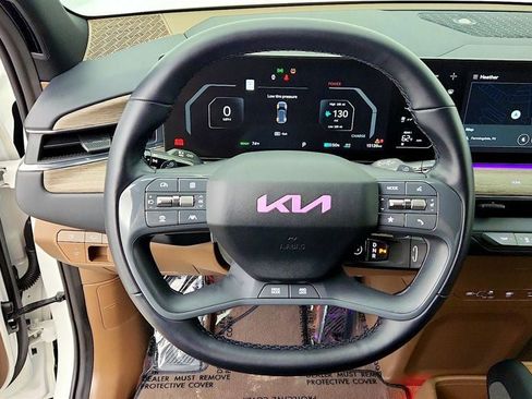 Used 2024 Kia EV9 Land AWD/4WD image 15