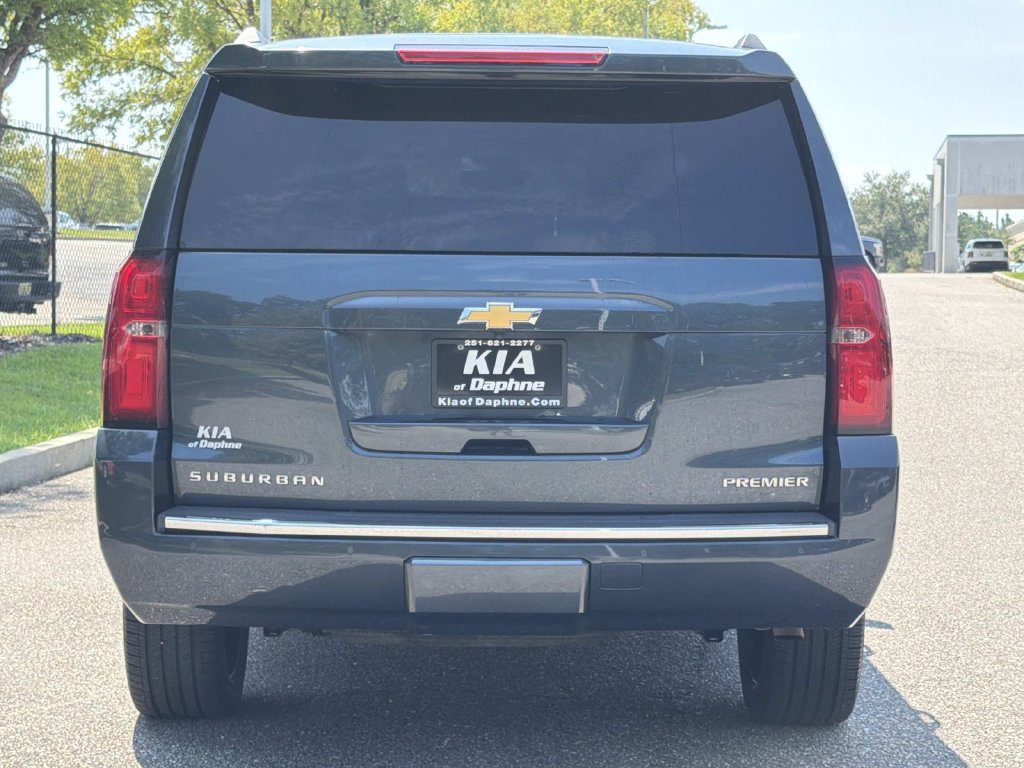 Used 2019 Chevrolet Suburban Premier RWD image 5